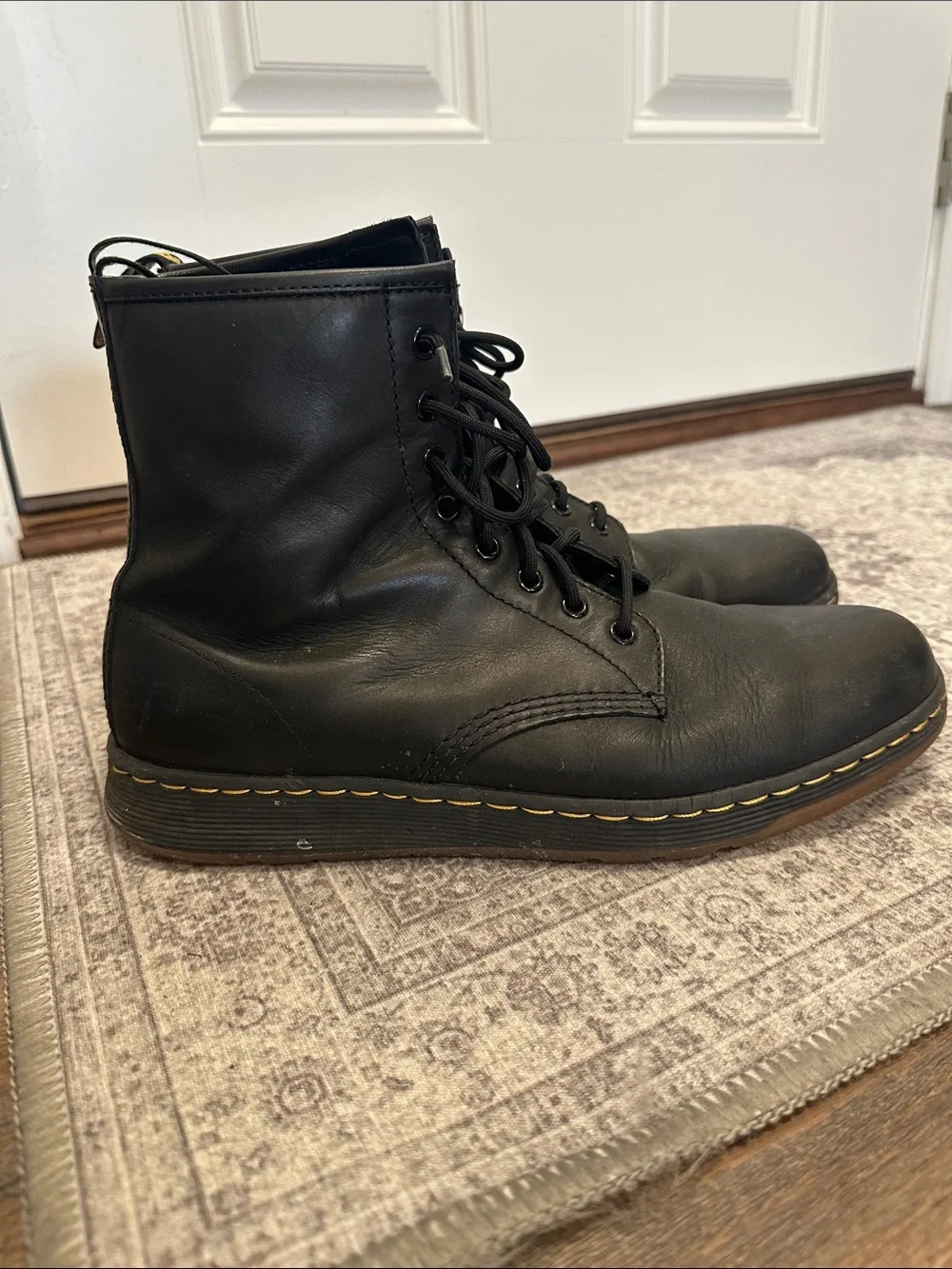 Dr. Martens classic eye